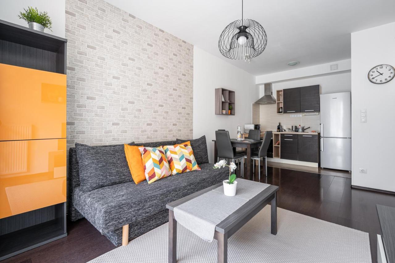City Center Corvin Suite Apartment Budapest Ngoại thất bức ảnh