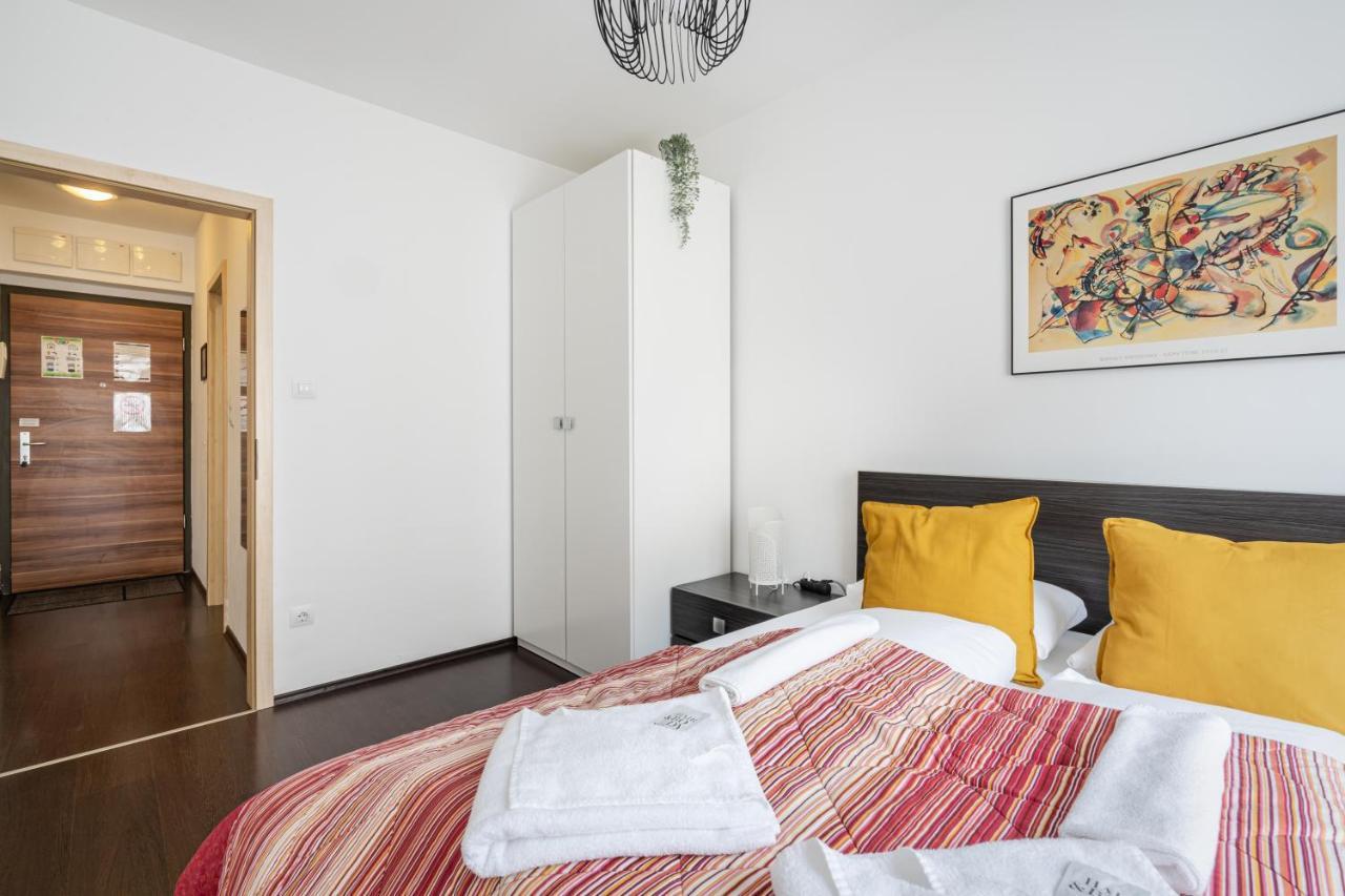 City Center Corvin Suite Apartment Budapest Ngoại thất bức ảnh