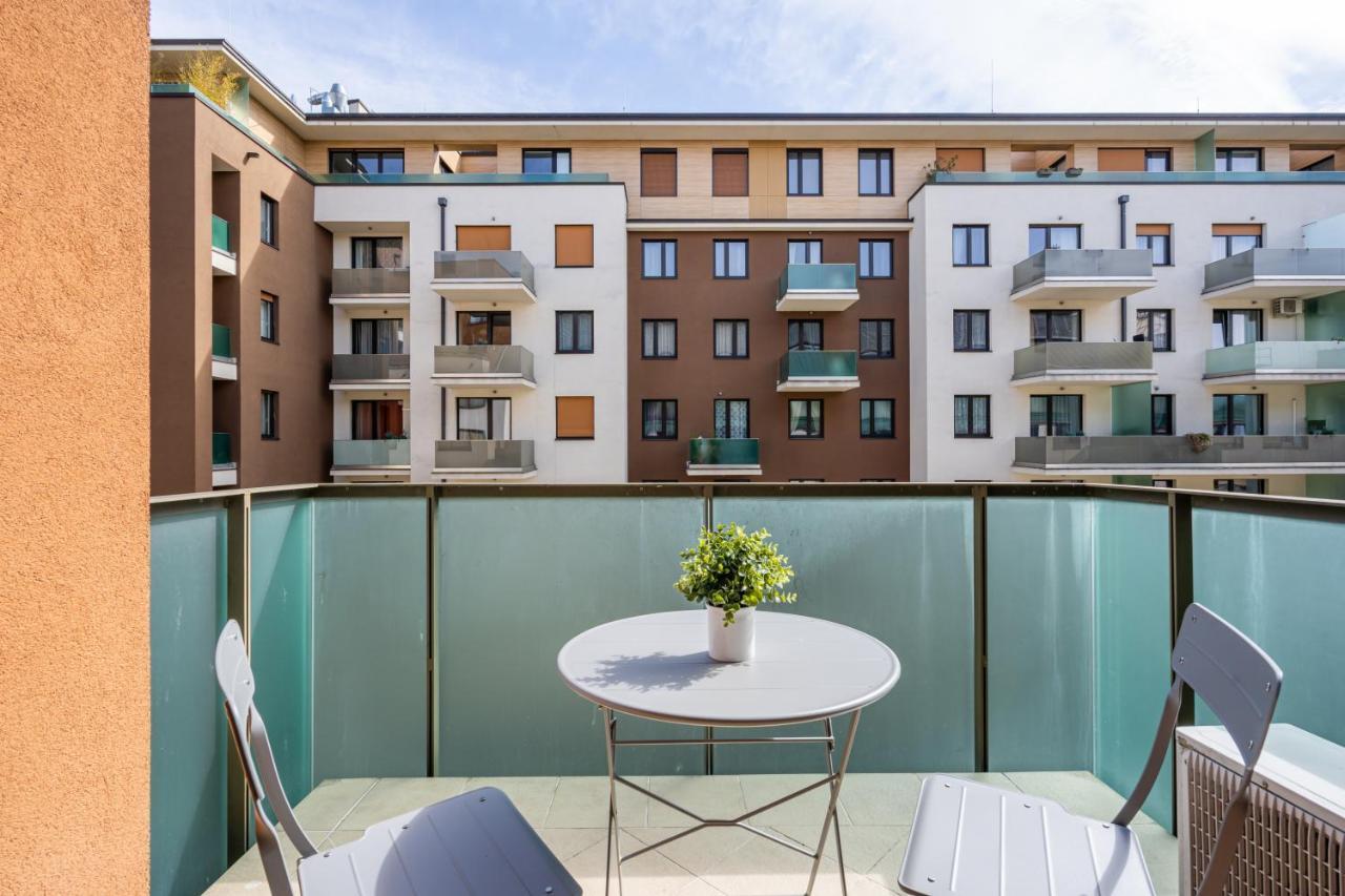 City Center Corvin Suite Apartment Budapest Ngoại thất bức ảnh