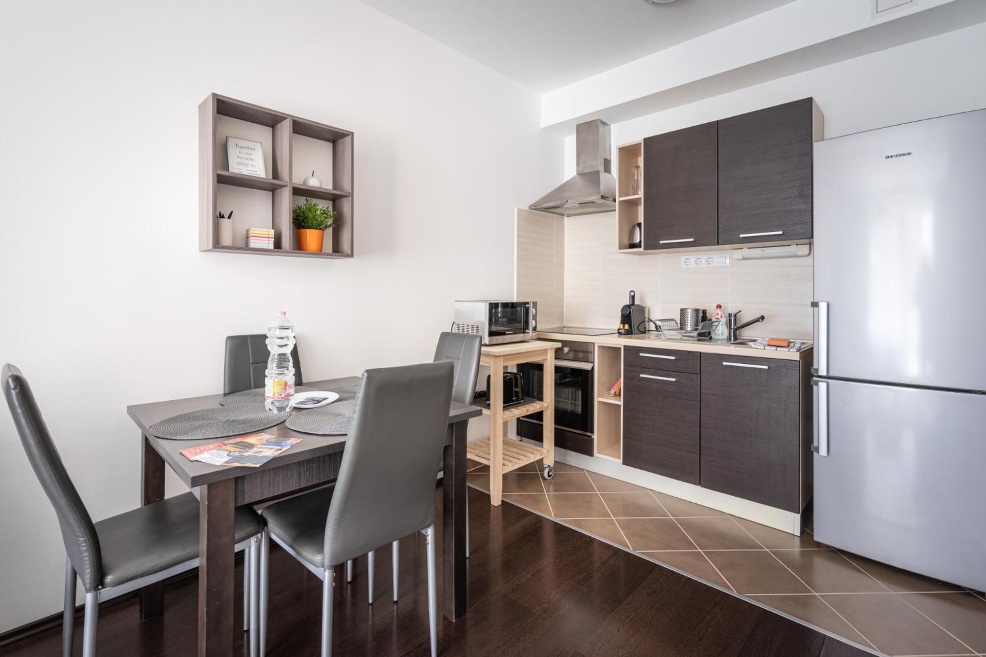 City Center Corvin Suite Apartment Budapest Ngoại thất bức ảnh